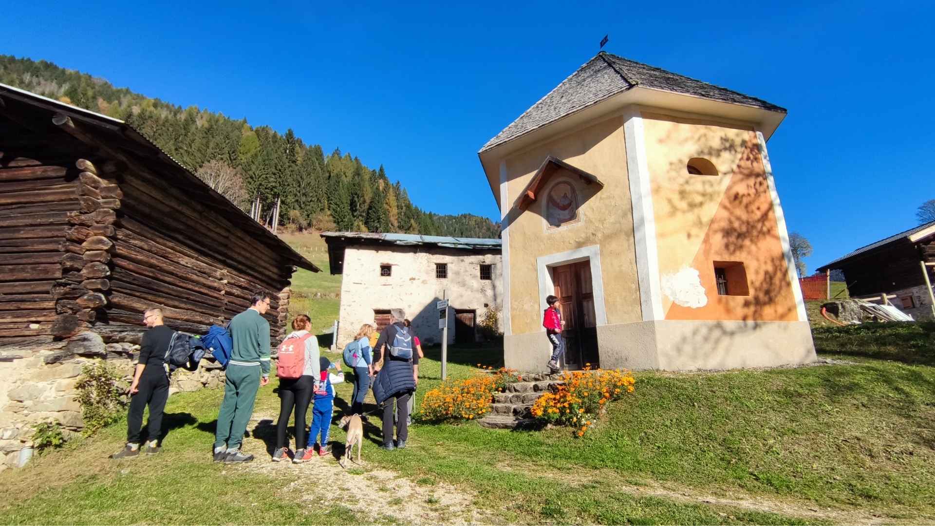 Sentiero delle erbe chiesetta sdanta romina